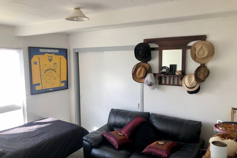 Photo of property in 1/1 Corrella Road, Belmont, Auckland, 0622