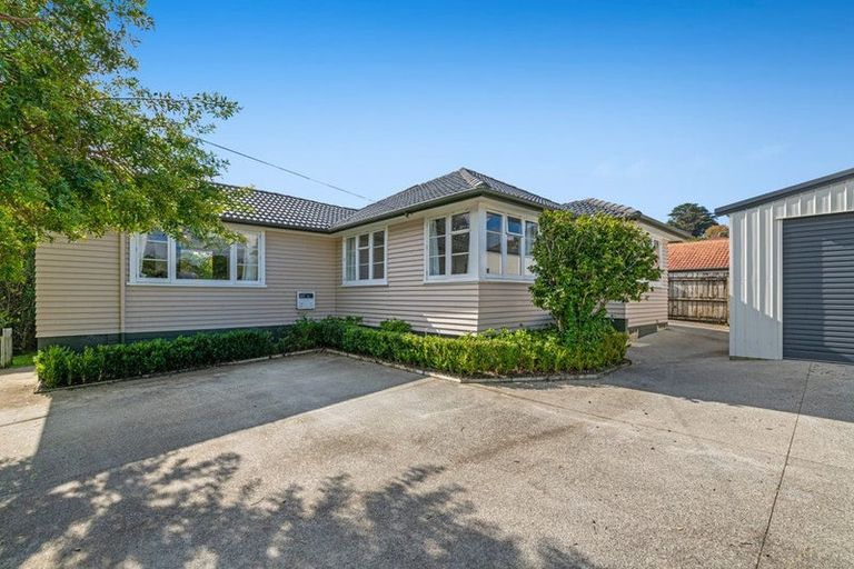 Photo of property in 22 Makiri Street, Helensville, 0800
