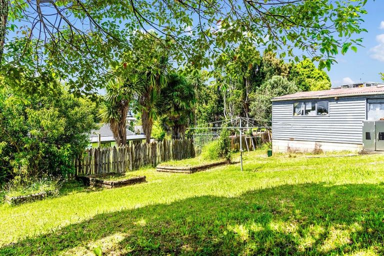 Photo of property in 30 Waimumu Road, Massey, Auckland, 0614