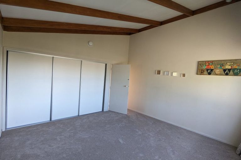 Photo of property in 77 Beechdale Crescent, Pakuranga Heights, Auckland, 2010