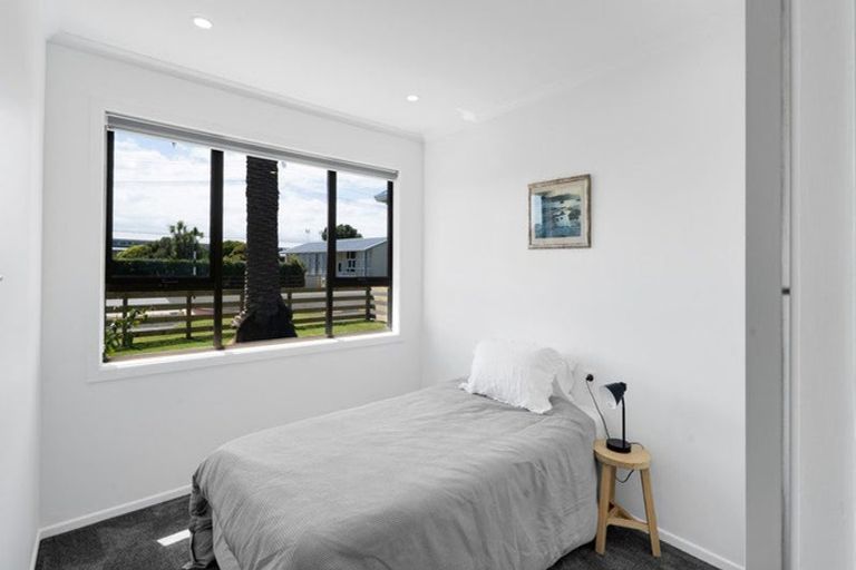 Photo of property in 80 Gisborne Terrace, Opunake, 4616