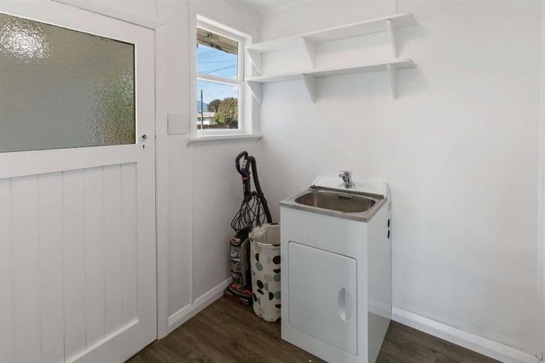 Photo of property in 17 Dorset Street, Levin, 5510