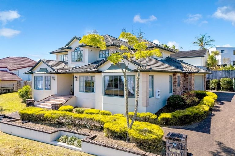 Photo of property in 2/2 Hobie Court, West Harbour, Auckland, 0618
