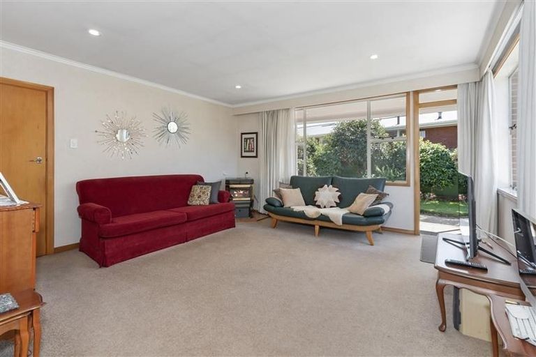 Photo of property in 8 Birkenhead Street, Avonhead, Christchurch, 8042