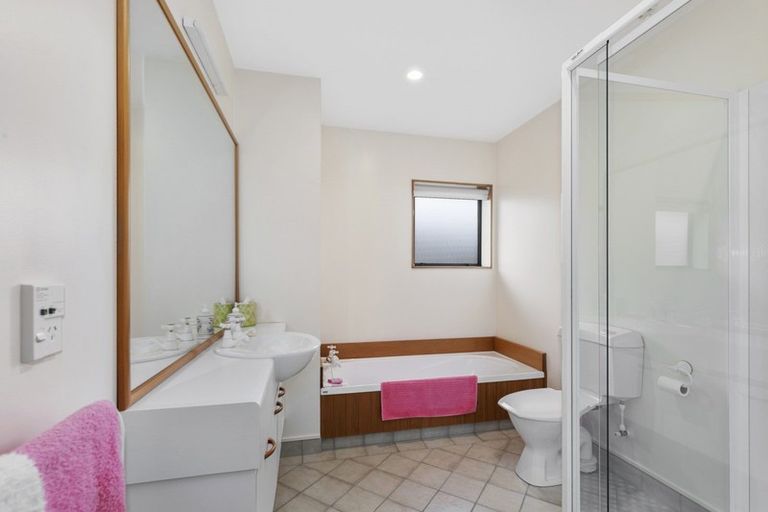Photo of property in 1/14 Vincent Street, Waterloo, Lower Hutt, 5011