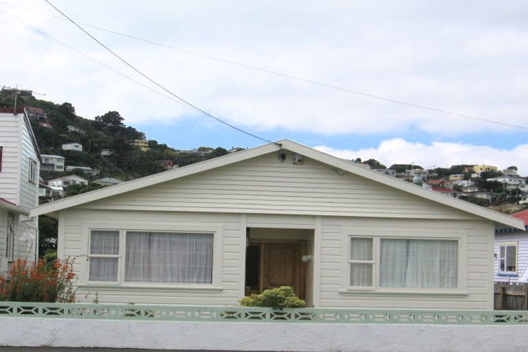 Photo of property in 4 Aparima Avenue, Miramar, Wellington, 6022