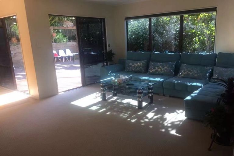 Photo of property in 7 Clarion Place, Glendene, Auckland, 0602