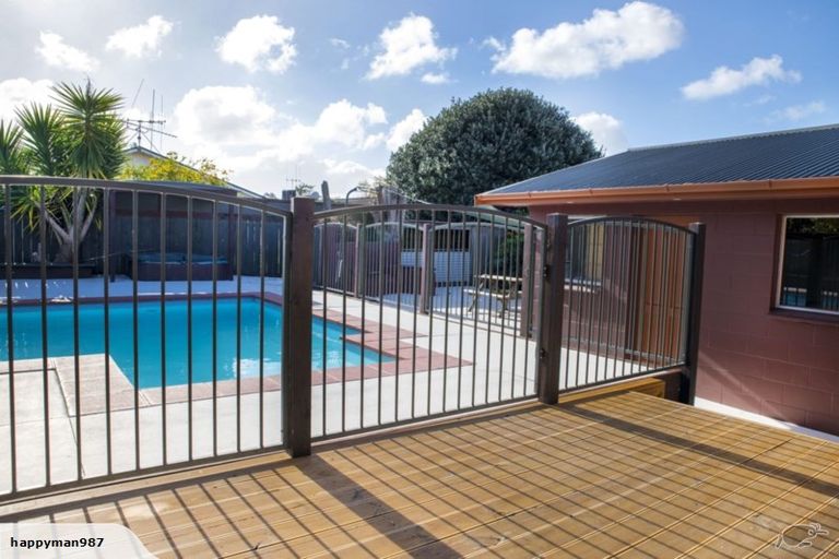 Photo of property in 37 Pulham Crescent, Queenwood, Hamilton, 3210