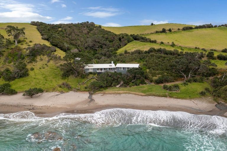 Photo of property in 350 Mcauslin Road, Whananaki, Hikurangi, 0181