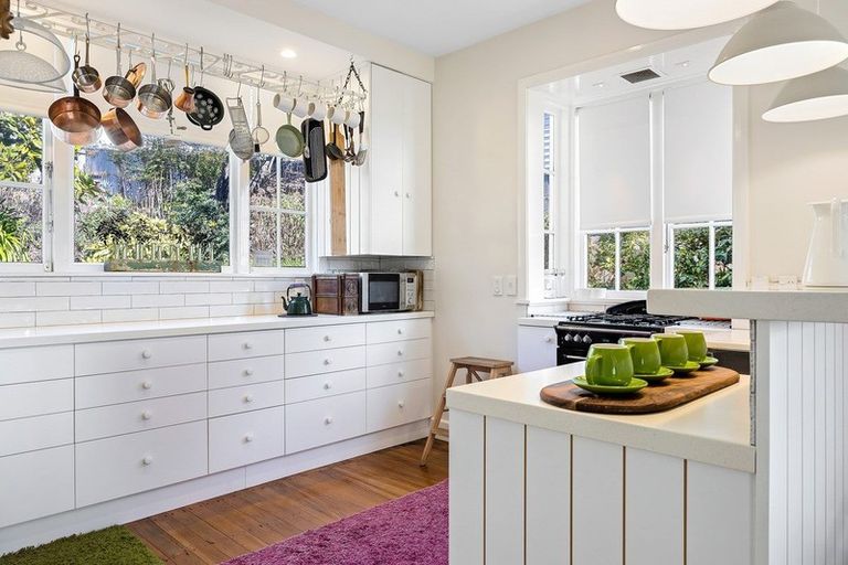 Photo of property in 49 Cashmere Road, Cashmere, Christchurch, 8022