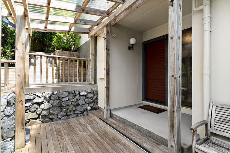 Photo of property in 4 Bushland Grove, Paparangi, Wellington, 6037