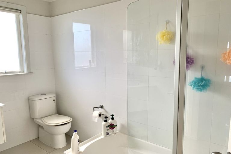 Photo of property in 35 Royton Avenue, Mangere East, Auckland, 2024