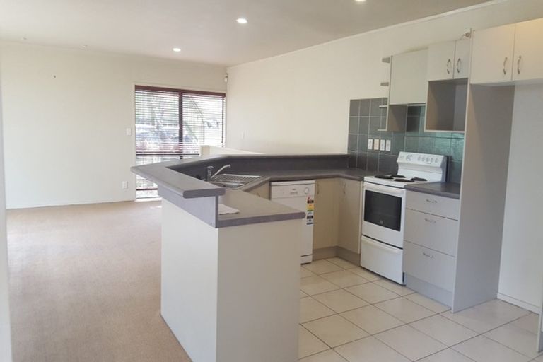 Photo of property in 820/12 Northcross Drive, Oteha, Auckland, 0632
