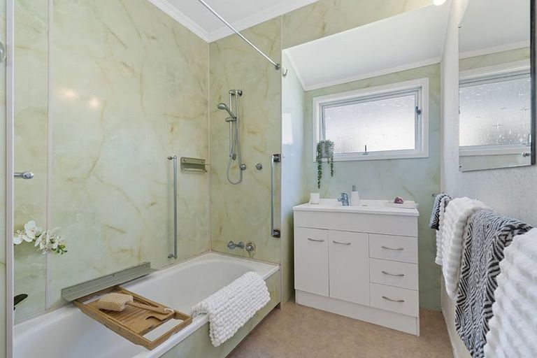 Photo of property in 6 Deerness Crescent, Algies Bay, Warkworth, 0920