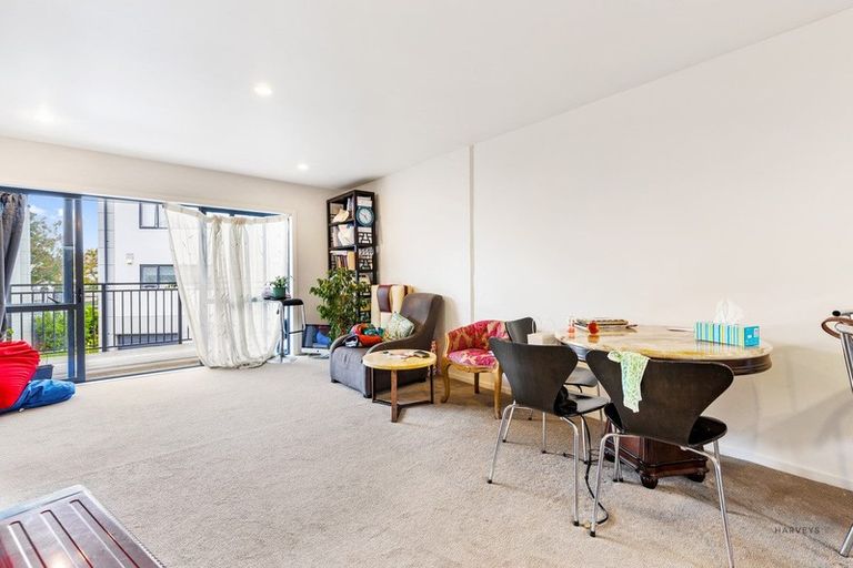 Photo of property in Krisley Court, 16/6 Ambrico Place, New Lynn, Auckland, 0600