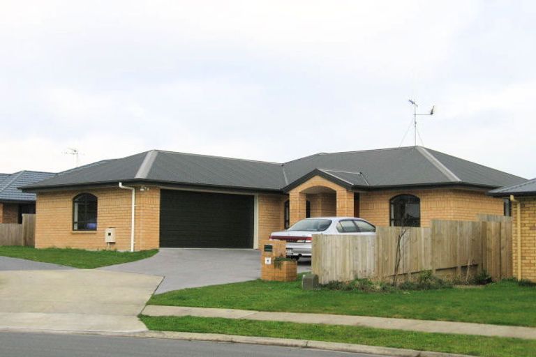 Photo of property in 18 Holford Place, Huntington, Hamilton, 3210