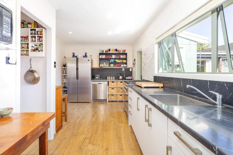 Photo of property in 77 Catherine Crescent, Whitianga, 3510