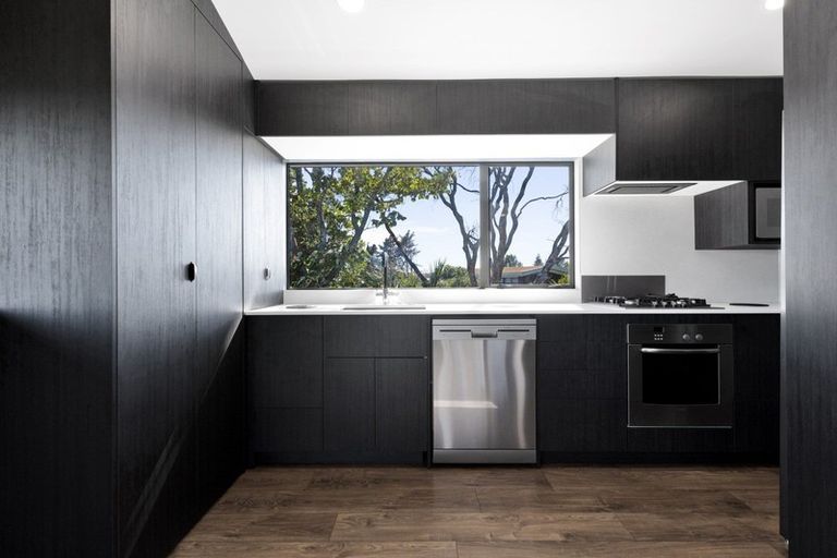 Photo of property in 31a Truby King Street, Merrilands, New Plymouth, 4312