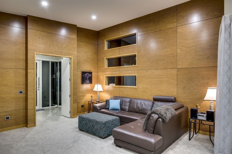 Photo of property in 88 Orotu Drive, Poraiti, Napier, 4112