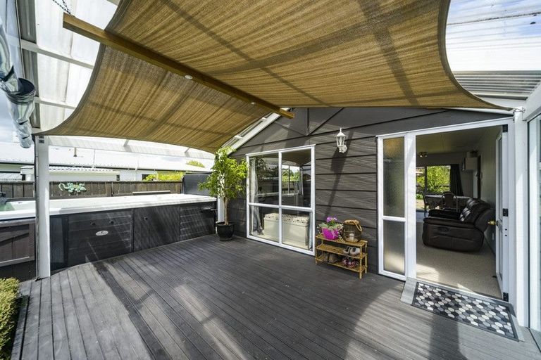 Photo of property in 97 Hillcrest Drive, Kelvin Grove, Palmerston North, 4414