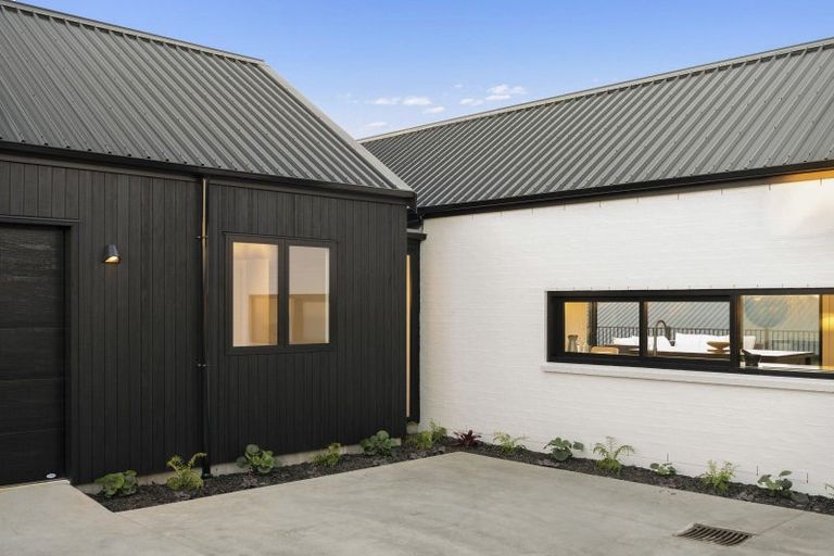 Photo of property in 10 Kerr Crescent, Patumahoe, 2679