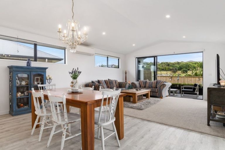 Photo of property in 3 Vantage Place, Omokoroa, 3114