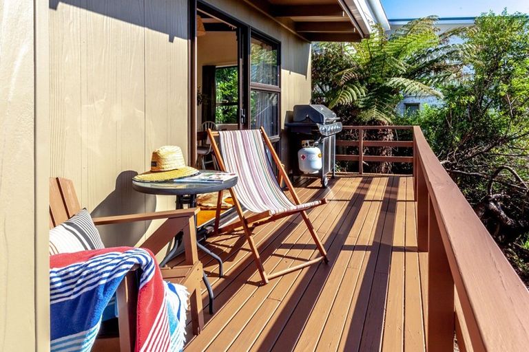 Photo of property in 20 Tutaritari Road, Hahei, Whitianga, 3591