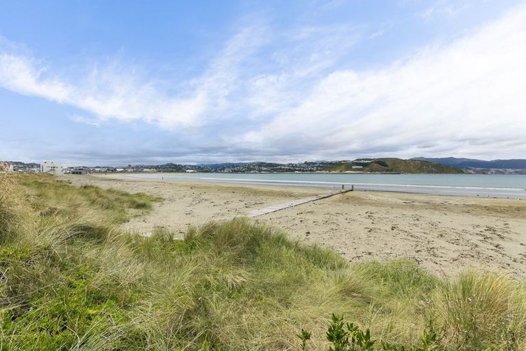 Photo of property in 238 Queens Drive, Lyall Bay, Wellington, 6022