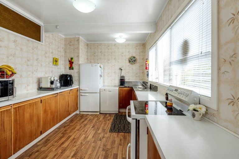 Photo of property in 67 Beach Road, Mellons Bay, Auckland, 2014