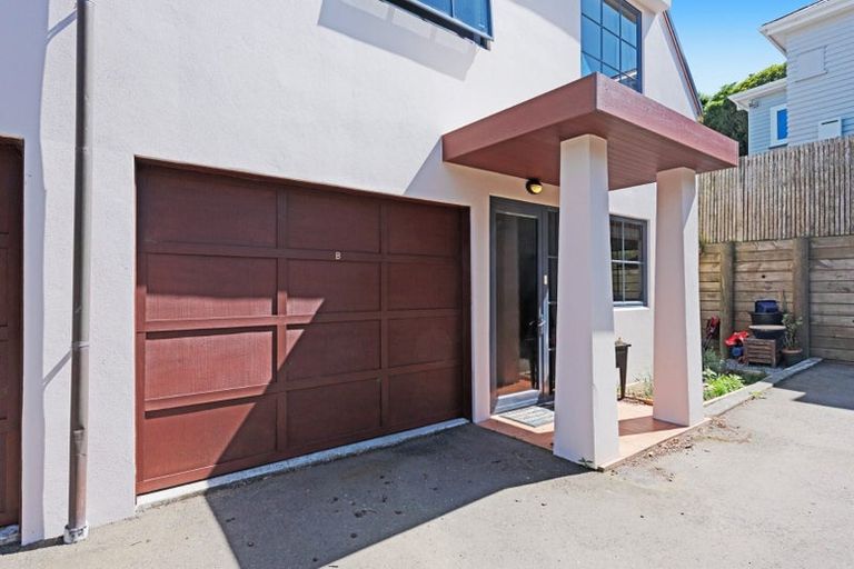 Photo of property in 124b The Ridgeway, Mornington, Wellington, 6021