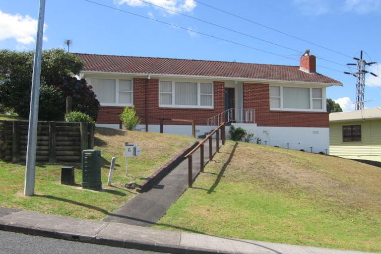 Photo of property in 6 Camelot Place, Glenfield, Auckland, 0629
