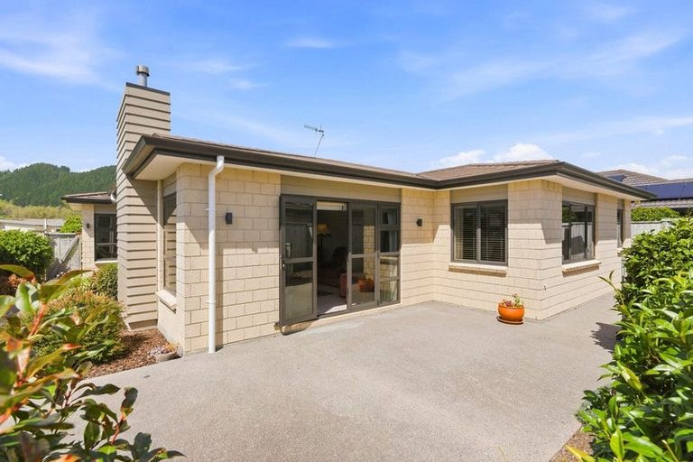 Photo of property in 2 Pearson Place, Paraparaumu, 5032