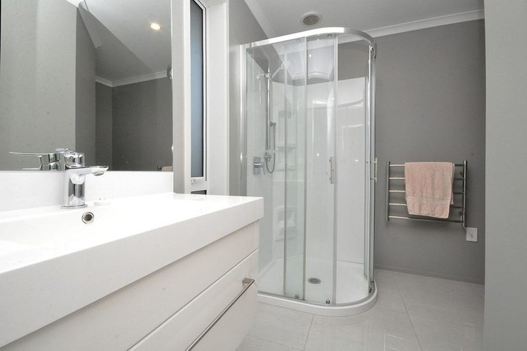 Photo of property in 188 Helenslee Road, Pokeno, 2472