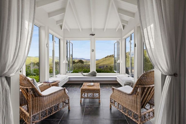 Photo of property in 52 Waipuka Road, Waimarama, Havelock North, 4294