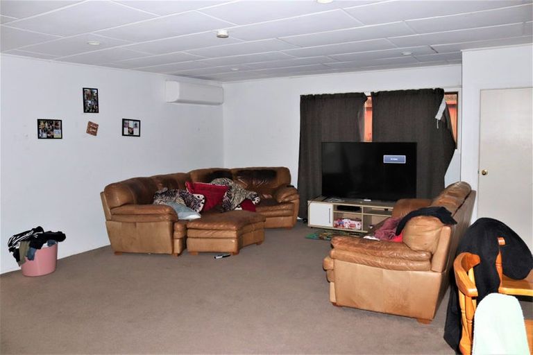 Photo of property in 105 Tidal Road, Mangere, Auckland, 2022