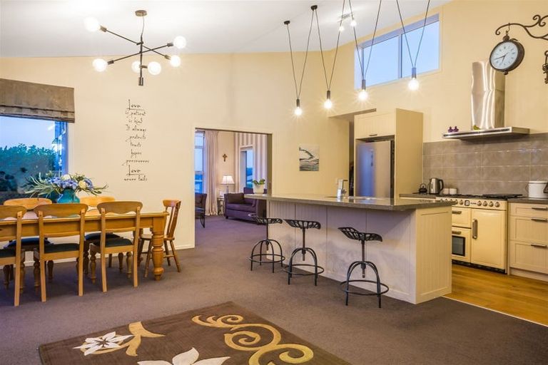 Photo of property in 13 Kepler Way, Aotea, Porirua, 5024