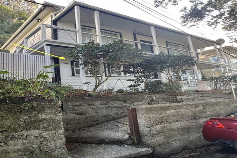 Photo of property in 35 Patanga Crescent, Thorndon, Wellington, 6011