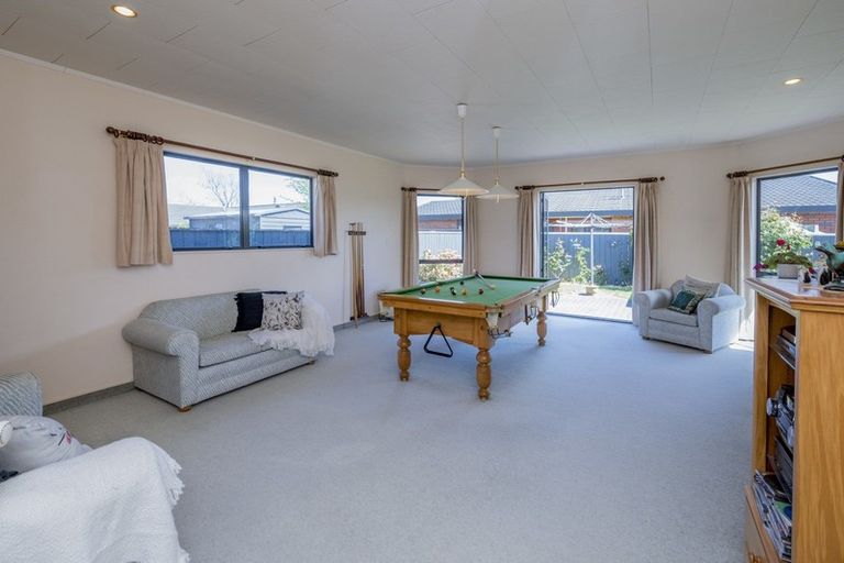 Photo of property in 17 Avon Street, Levin, 5510