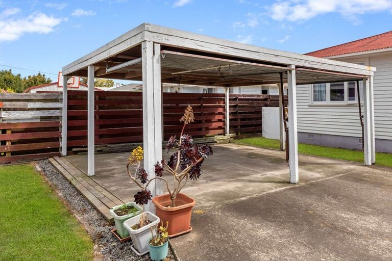 Photo of property in 27 Dunlop Road, Te Puke, 3119