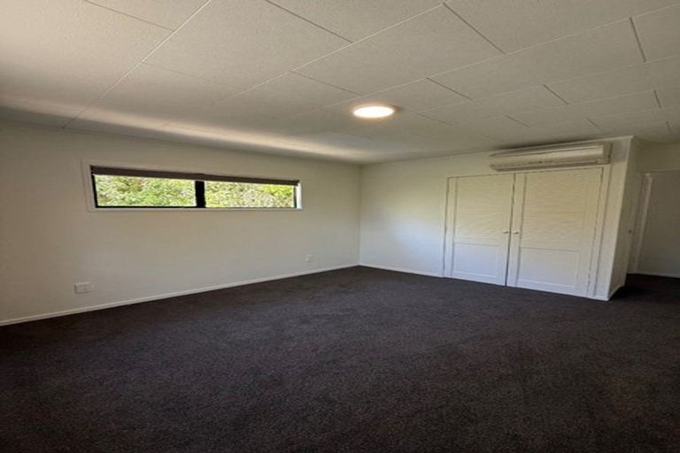 Photo of property in 8 Landow Place, Henderson, Auckland, 0612