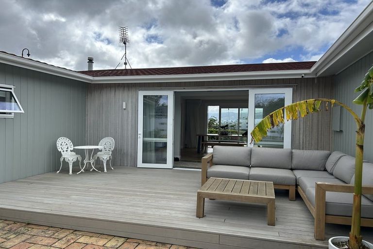 Photo of property in 115 Kahu Road, Paremata, Porirua, 5024
