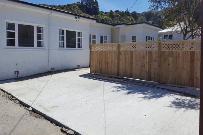 Photo of property in 37a Parkvale Road, Karori, Wellington, 6012