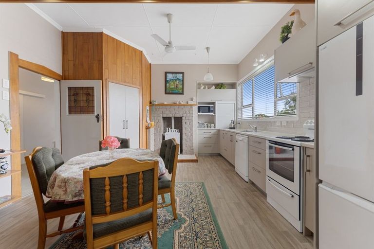 Photo of property in 15 Hamlet Street, Stratford, 4332