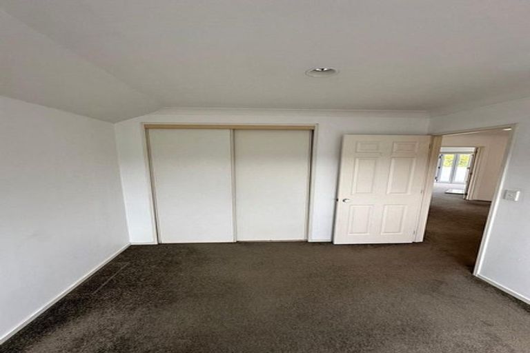 Photo of property in 2/13 Markham Place, Bucklands Beach, Auckland, 2012