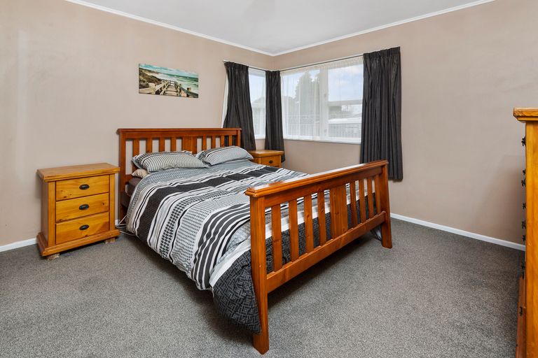 Photo of property in 72 Tatariki Street, Rosehill, Papakura, 2113