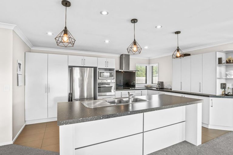 Photo of property in 26 Henley Close, Rolleston, 7614