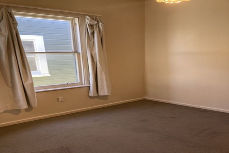 Photo of property in 8 Caroline Street, Mount Victoria, Wellington, 6011