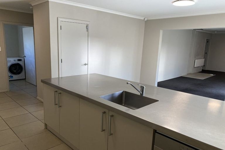 Photo of property in 12 Auburn Avenue, Upper Riccarton, Christchurch, 8041