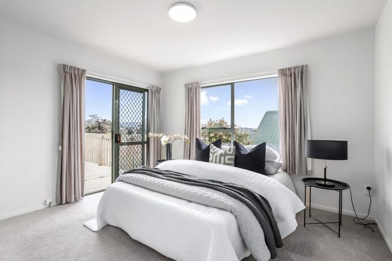 Photo of property in 1/43 Sungrove Rise, Sunnyvale, Auckland, 0612