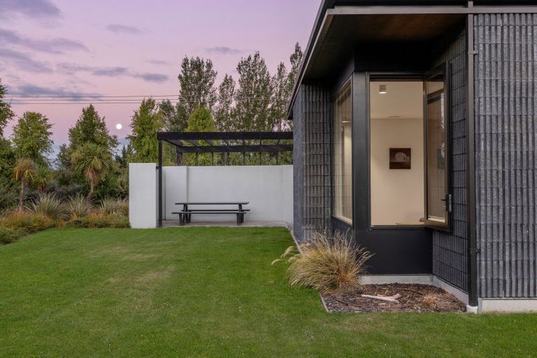Photo of property in 6 Stackbrae Avenue, Wanaka, 9305